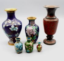 Cloisonne Blumenvasen schöne Details + Messingvase
