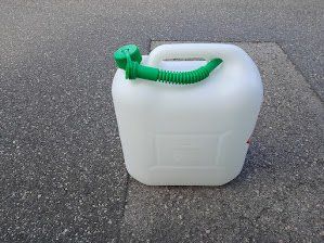 Bidons d’essence: Jerrycan 20lt Stihl – D'occasion à Gingins par danolive