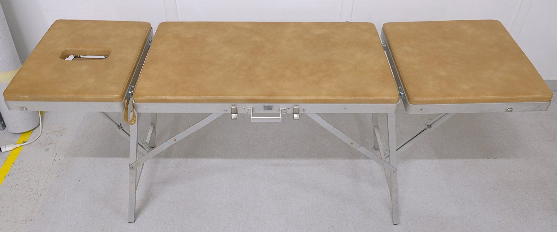 Chaises longues: Mobile Massageliege Dr. Blatter+Co Eigenbau – D'occasion à Volketswil par brockipfannenstil