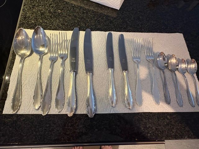 Set di posate: Versch. Besteck Silber – Usato da Schübelbach venduto da S1CH