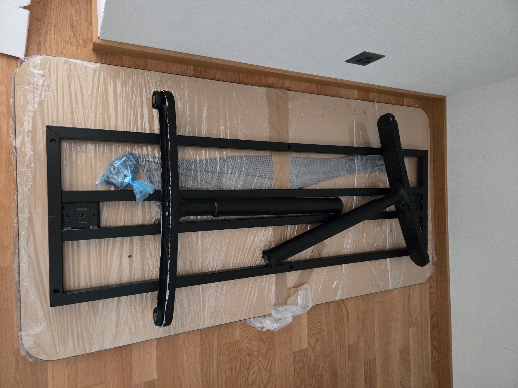 Ikea Schreibtische: Bureau noir Ikea Bekant – Gebraucht aus Martigny von plp_w89c
