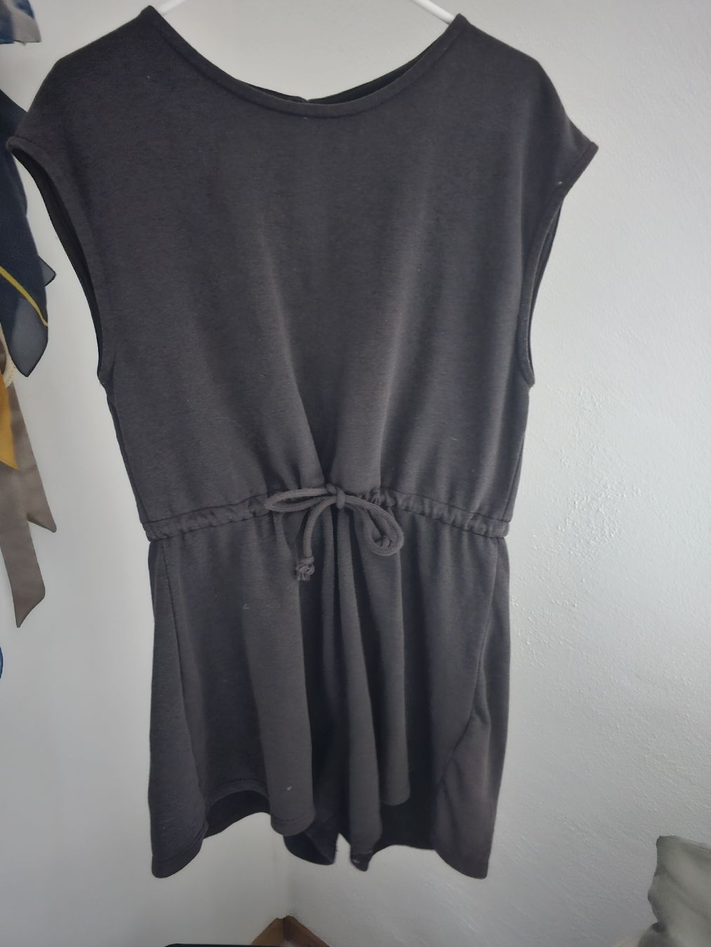 H&M Tute: Combinaison d'été noire Taille M – Usato da Sornetan venduto da T.a333 1
