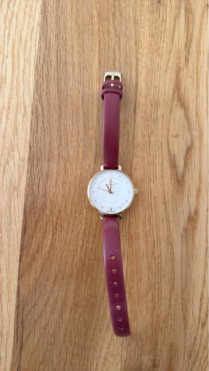 Hanowa Montres: Hanowa Damenuhr burgundy strap white dial – D'occasion à Regensdorf par __Claudia_