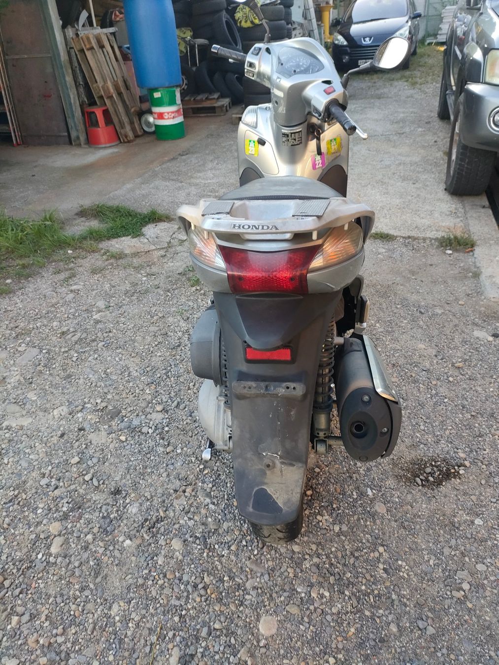 Honda Scooters: Honda Roller – Gebraucht aus Basel von pig_r5sq 3