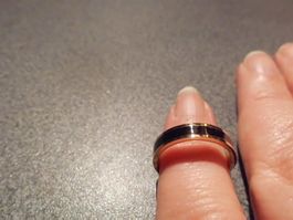 Ring schwarz/goldfarbig