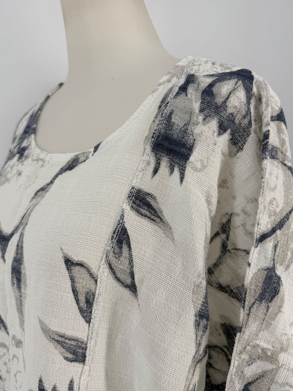 Camicette: Blusen Shirt mit Blumenmuster, Gr. XL – Usato da Auenstein venduto da moin. 2