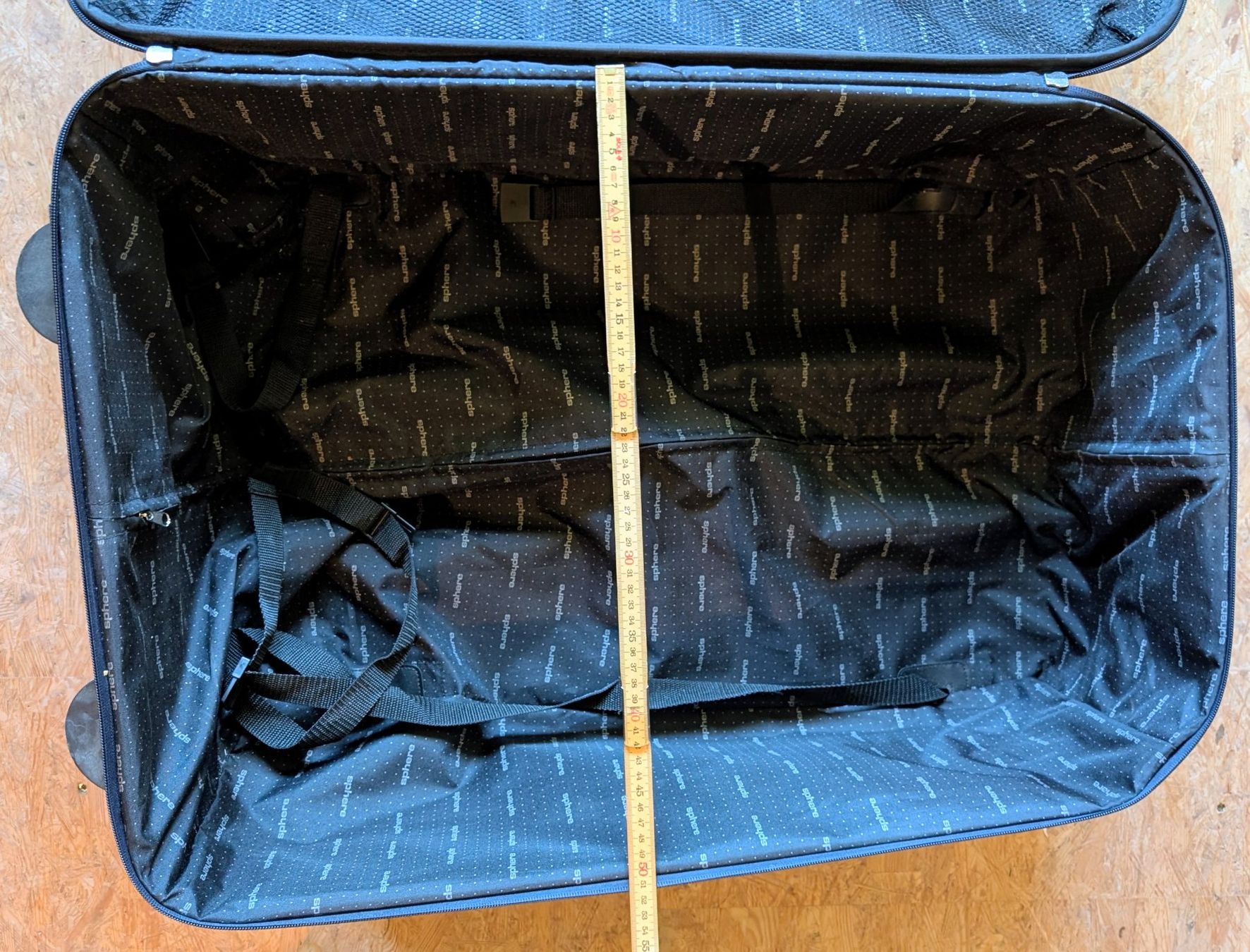 Valises de voyage: Grosser Rollkoffer (gratis) – D'occasion à Brülisau par Maelli 1