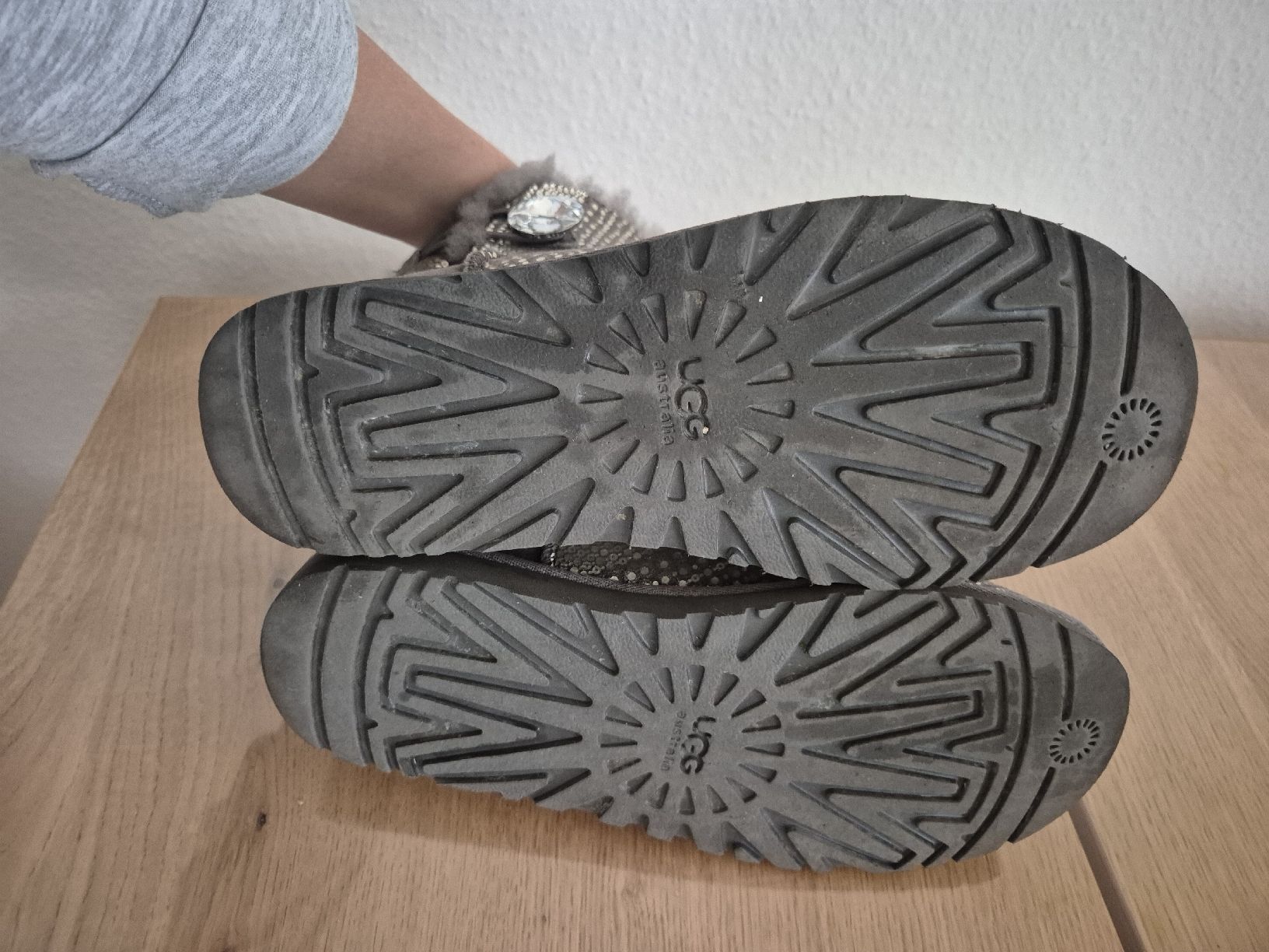 Ugg Scarpe da donna: UGG Damen Winter Boots Glitzer grau Gr. 37 – Usato da Winterthur venduto da ann_7lxx 6