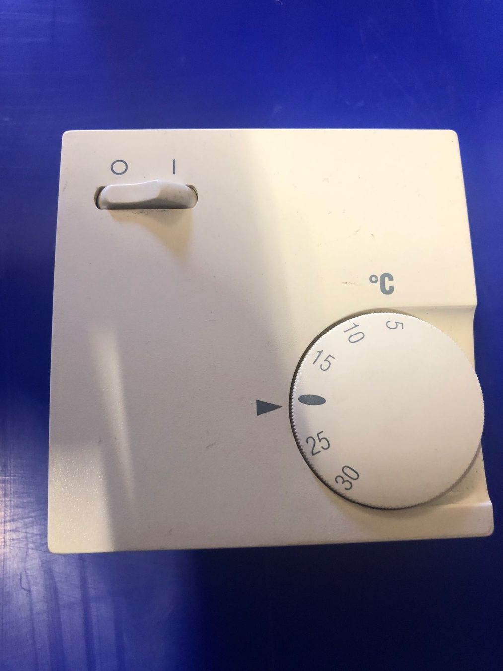 Interruttori: Eberle Raumthermostat – Usato da Röschenz venduto da Prydwynn 1