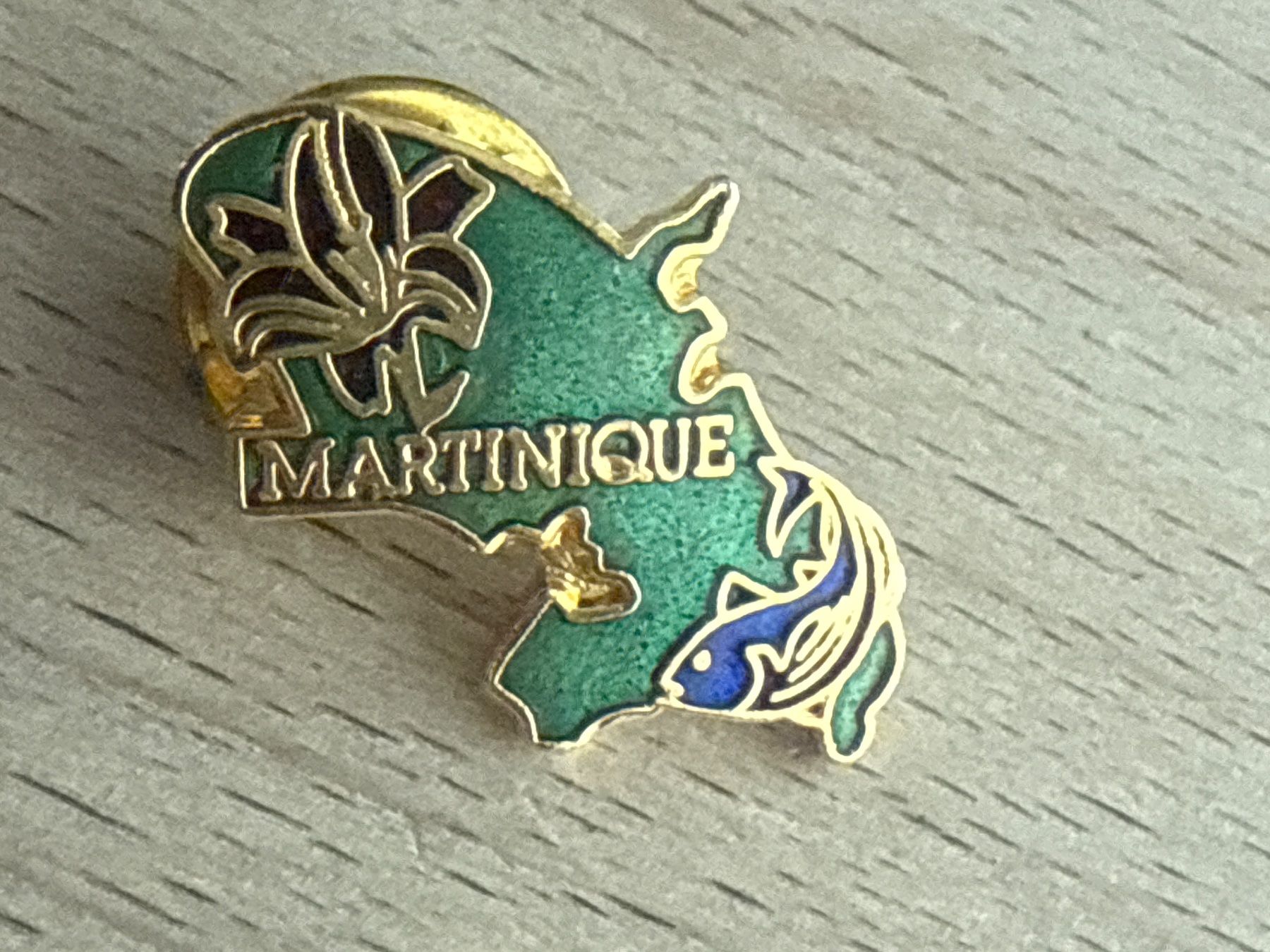 Placchette & Badge: Pin  Martinique – Usato da Glattbrugg venduto da Schweigmatt