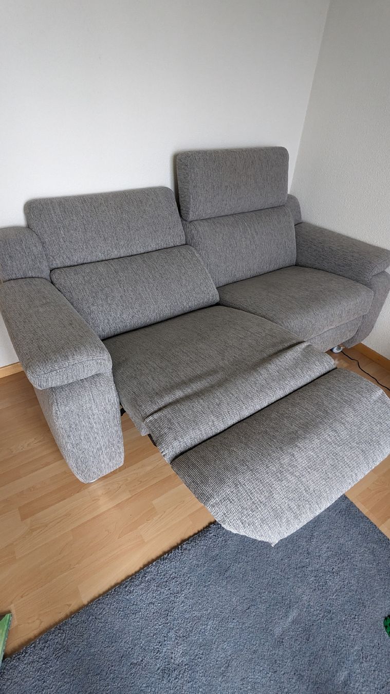 Divani: Elektrisches 2er Sofa – Usato da Romanshorn venduto da chaanem 2