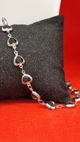 Silbernes Armband mit grünen Herzchen, ideales Geschenk