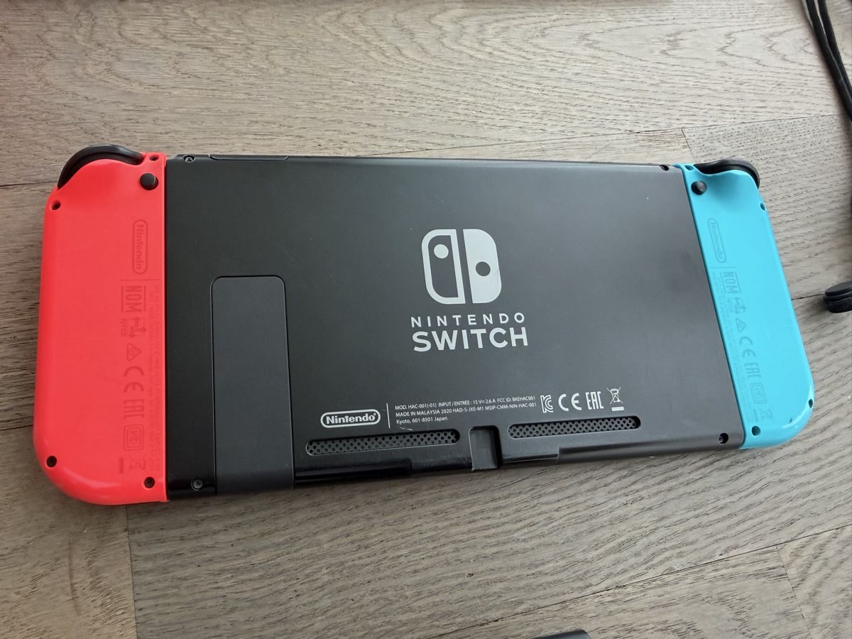 Nintendo Console: Nintendo Switch 1 mit Games – Usato da Steinhausen venduto da Gurbaz 2