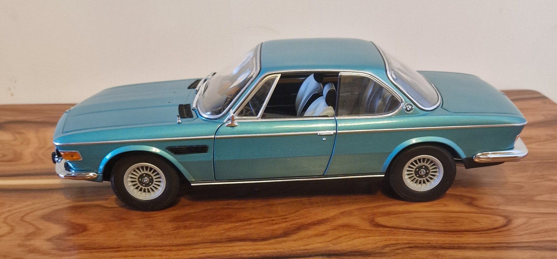 BMW Modellini d'auto: Minichamps 1:18 BMW 3.0 csi 1972 – Usato da Rüti b. Büren venduto da tempo50 2