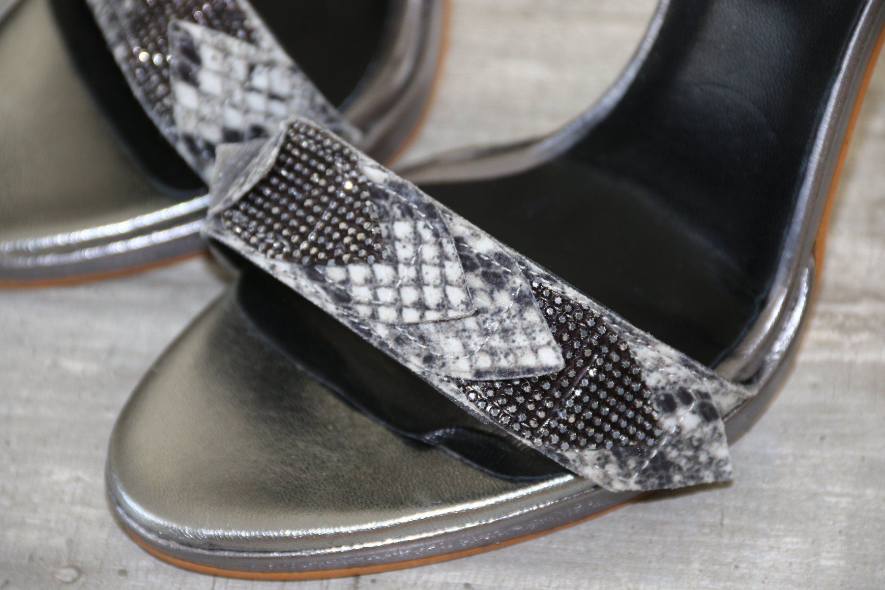 Scarpe da donna: Wunderschöne Sommerschuhe Gr.38  NEU – Nuovo (secondo la descrizione) da Oberwil-Lieli venduto da Svetlana28 5