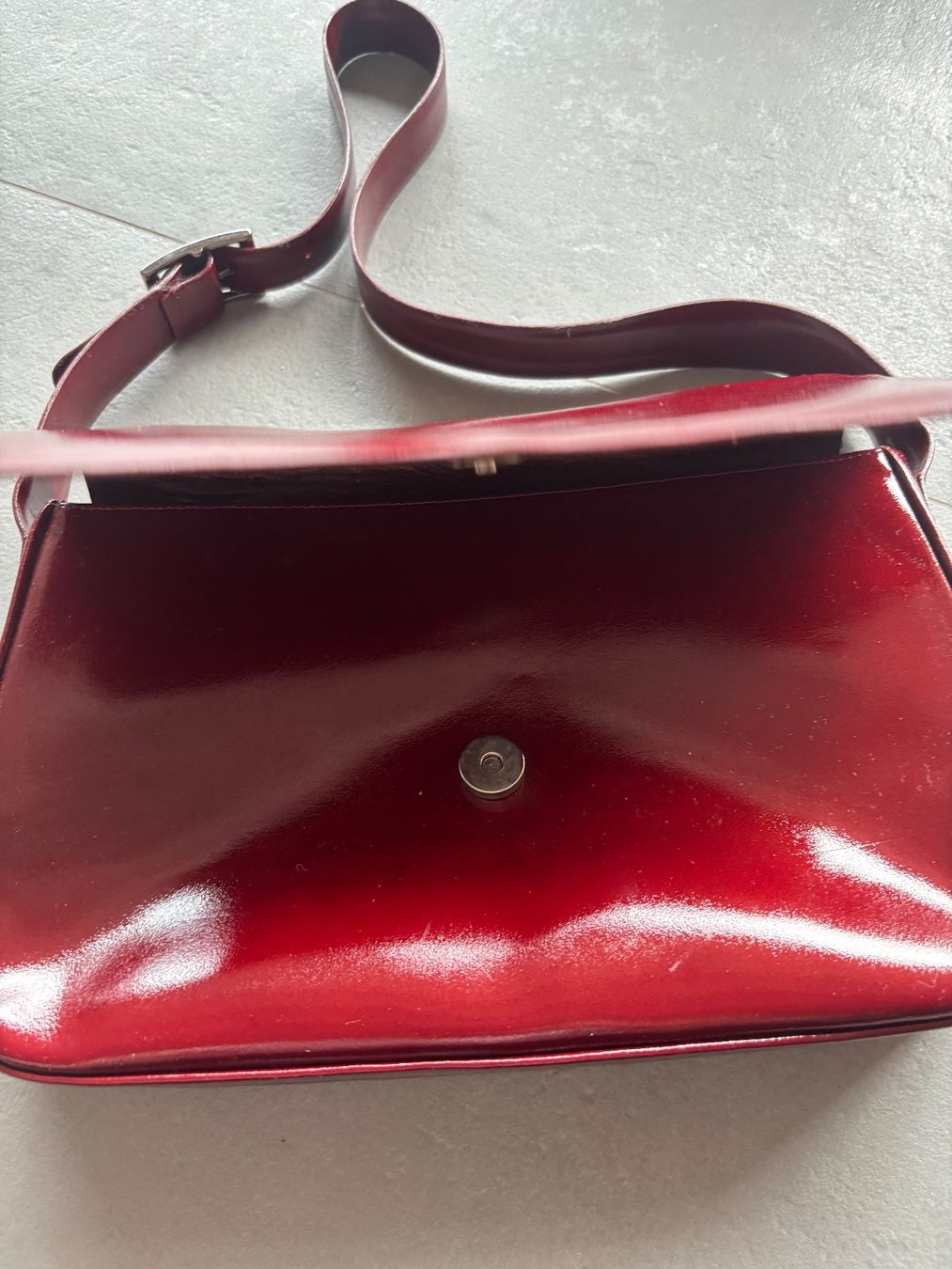 Taschen für Damen: Rote Handtasche von Plinio Visona – Gebraucht aus Stalden VS von ile_ld6t 2