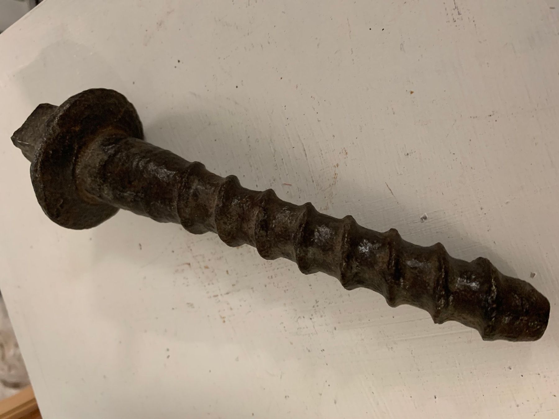 Alle Werkzeuge: antike Schwellenschraube, 18.5 cm – Gebraucht aus St. Gallen von Miousch
