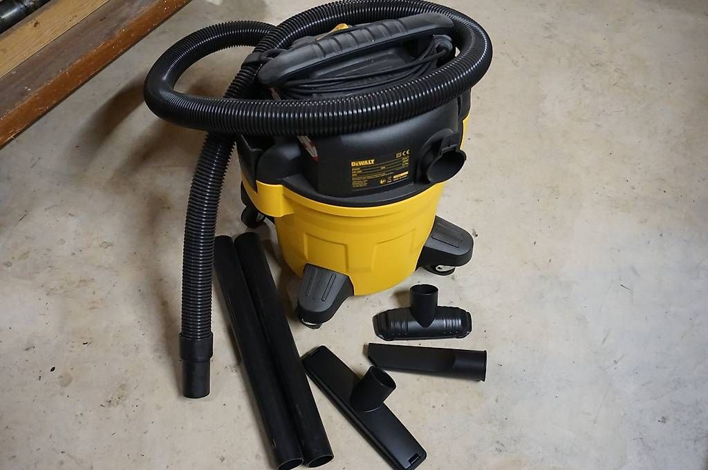 Staubsauger & Zubehör: Dewalt Nass- Trockensauger DXV20P – Gebraucht aus Meinisberg von Faithles1