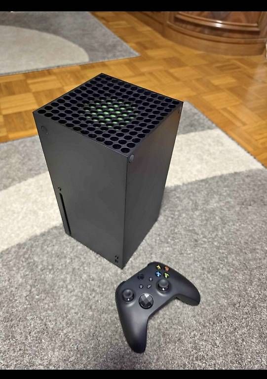 Console: Xbox Series X 1TB  come nuova + 2 controller – Usato da Balerna venduto da irr_dc2h
