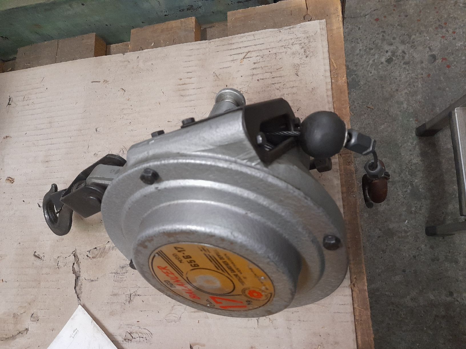Tutti gli attrezzi: Gewichtshalter DGD BALANCER Cap.17 kg Mod.65G-17 – Usato da Stetten AG venduto da K.B-Wa-Maschinencent 2