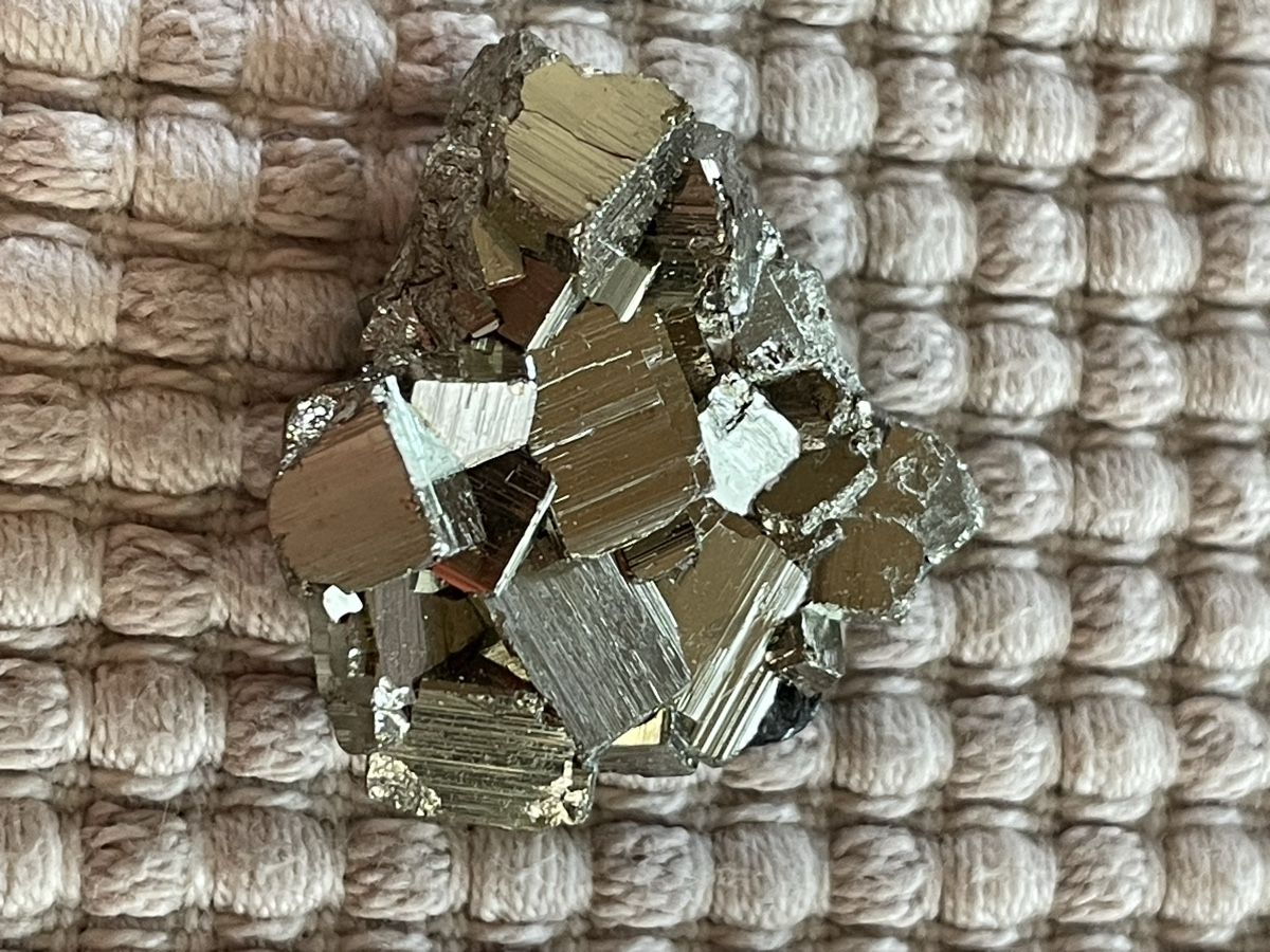 Mineralien & Heilsteine: Pyrit – Gebraucht aus Rümlang von resale35 1