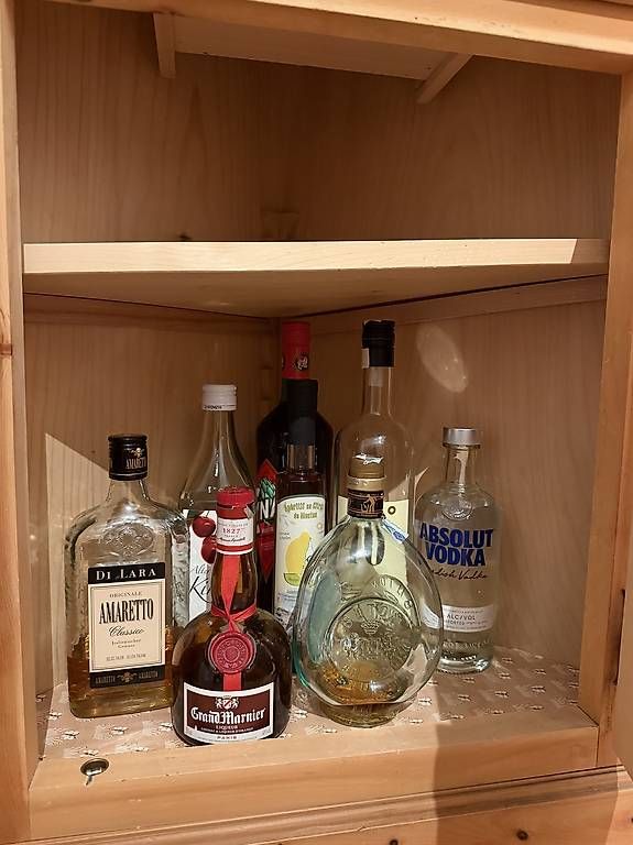 Armoires: Eckschrank platzsparend & gepflegt – D'occasion à Buchrain par nic_sp69 2