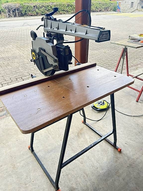 Scies: Radialsäge deWALT  – D'occasion à Rüschegg-Heubach par hostettf