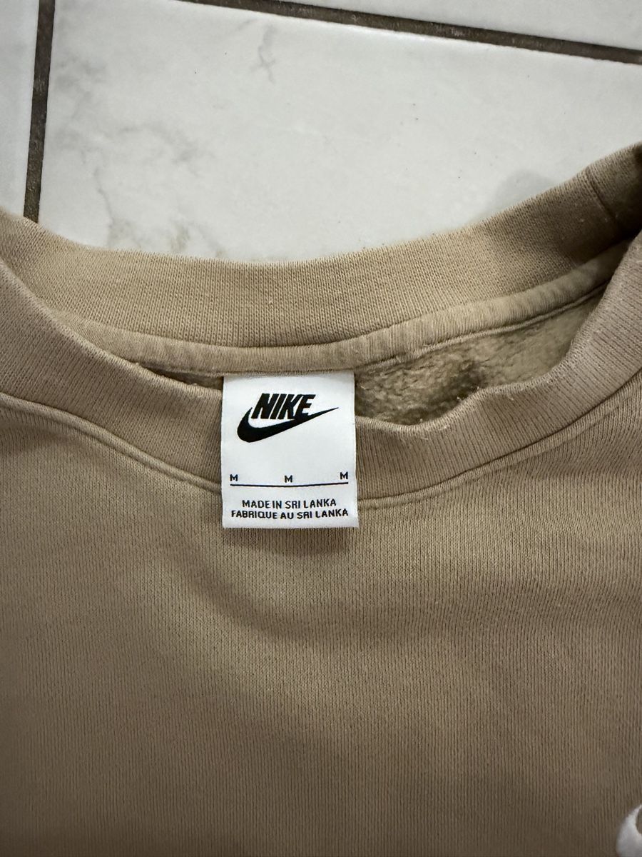 Nike Lots de vêtements: Nike Pullover und Hose beige Grösse M Set – D'occasion à Oftringen par Kad.Ha 1