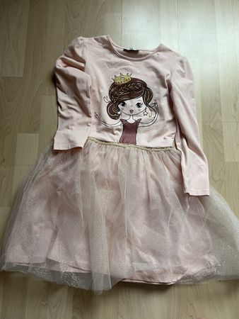 Kleid von C&a Gr. 140