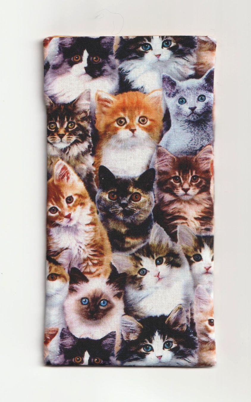 Altro in  Abbigliamento & Accessori: Brillenetui, Handyetui Katzen, Handarbeit – Nuovo (secondo la descrizione) da Kriens venduto da Kraeutergarten