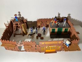 Playmobil Fort mit Zubehör