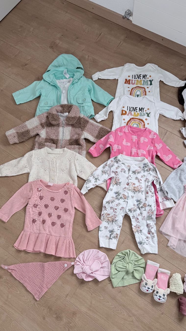 Lotti & Set di vestiti: Baby Mädchen Kleiderpaket Herbst 62/68 – Usato da St. Margrethen SG venduto da Berry08 1