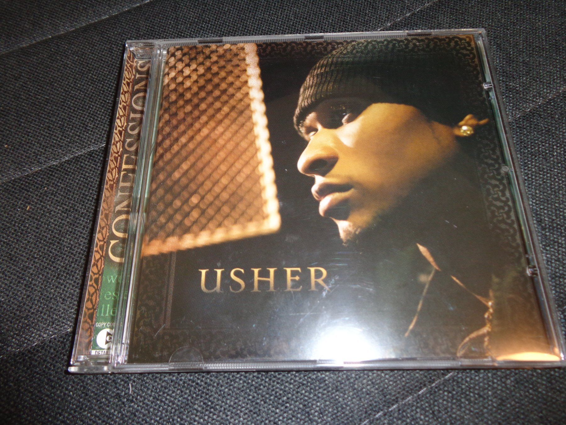 CD: Usher - Confessions CD – Usato da Olten venduto da Disc-Ausverkauf