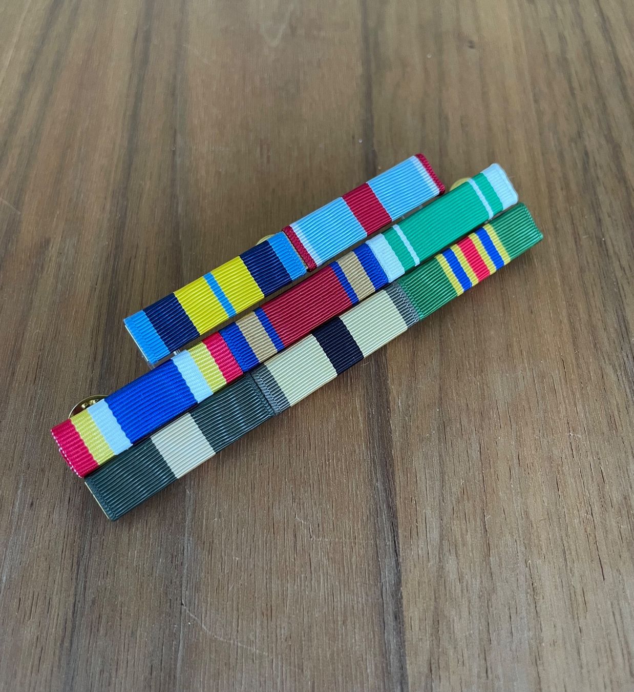 Plaketten & Abzeichen: 8 US Army Ribbons – Gebraucht aus Basel von OrdenMax