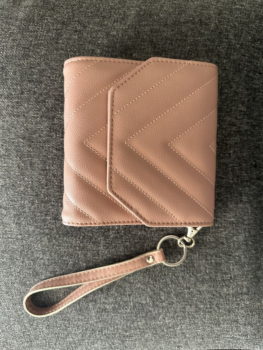 Portamonete: WALLET DE LUXE BINDER A7 from Tiny Ted – Nuovo (secondo la descrizione) da Aadorf venduto da mel_5b9w 1