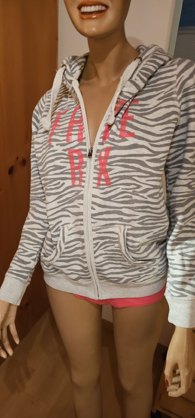 Roxy Jacken: Roxy Kapuzenjacke Zebra Gr. S - Frühlingsstil! – Gebraucht aus Ferden von jemyce 1