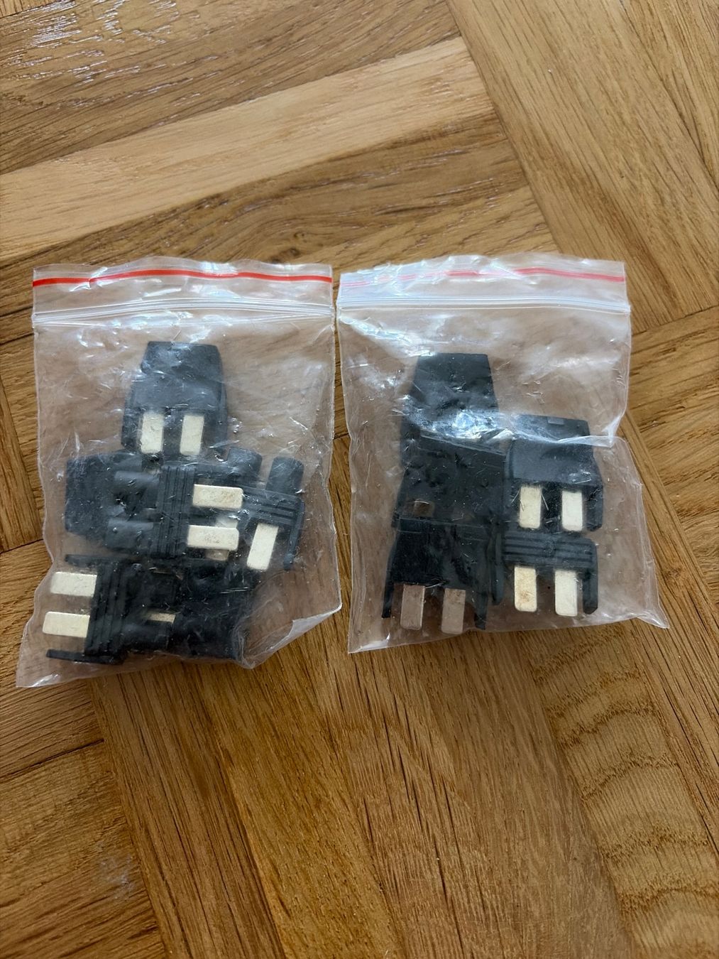 RC Modellbau: Netzstecker Adapter 11 Stueck gebraucht – Gebraucht aus Gossau ZH von Daniela710