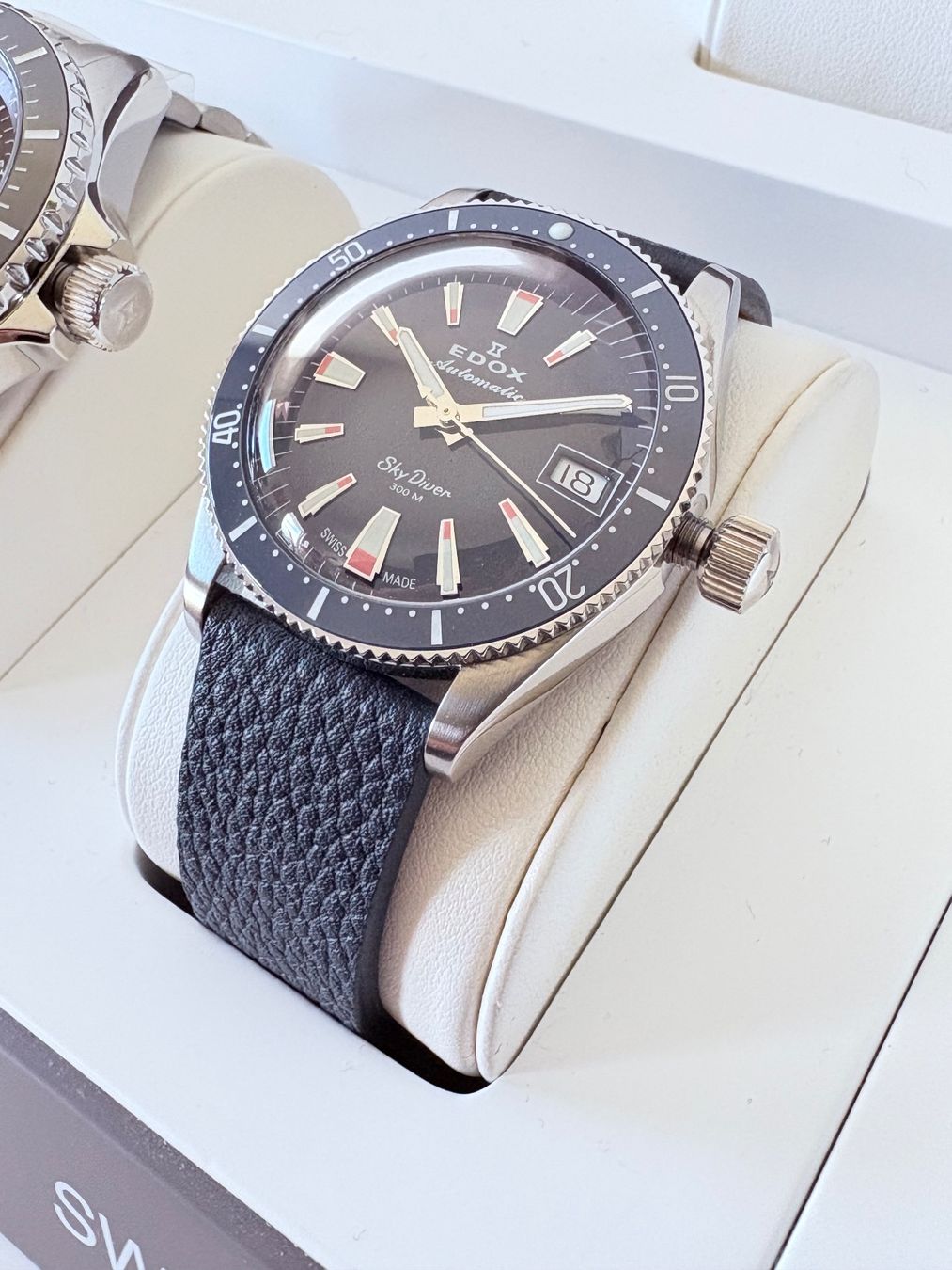 Edox Orologi: Edox SkyDiver 38 Date Automatic Special Edition New/Garantie – Nuovo e nell'imballaggio originale da Genève venduto da GLwatchsa 2