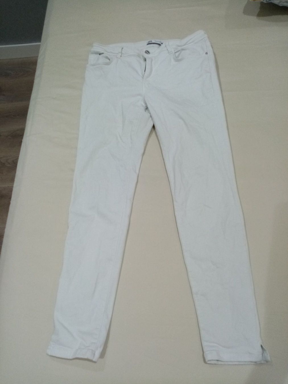 Hosen: Weisse Hose Gr. 42 ZARA – Gebraucht aus Schöfflisdorf von nun_zr8r