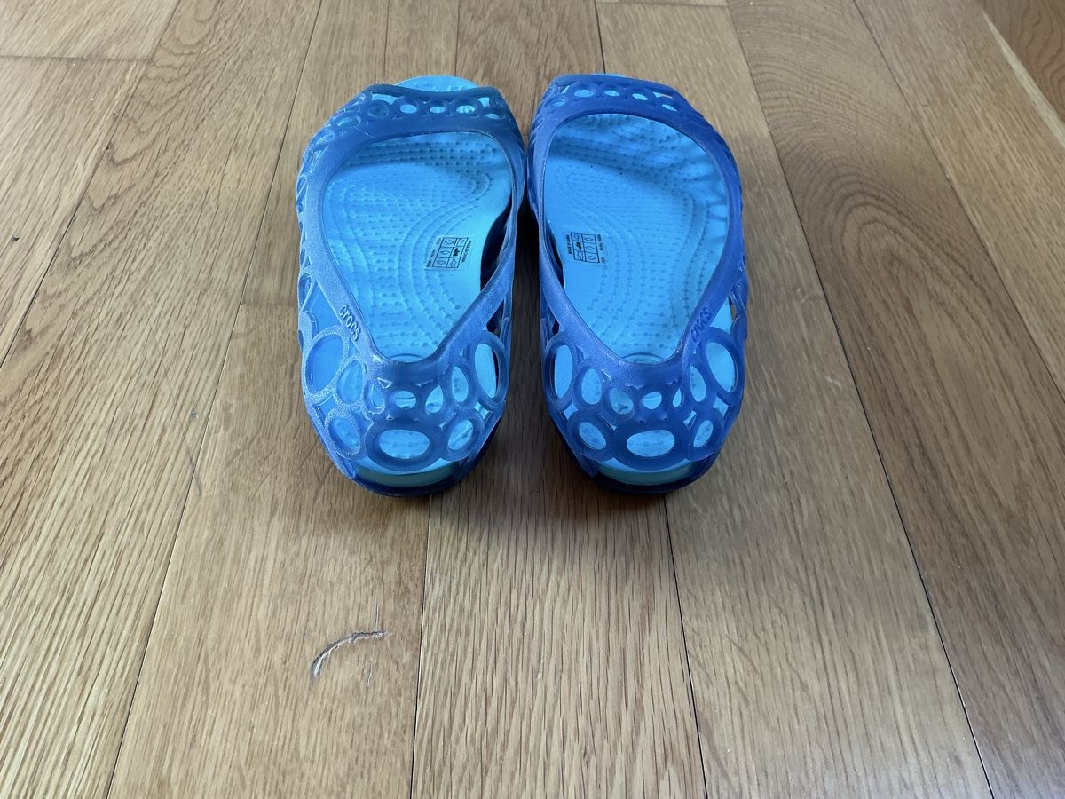Scarpe per ragazze: 2 PAAR CROCS GR. 32 (ORIGINAL) – Usato da Volketswil venduto da rainbow6561 5