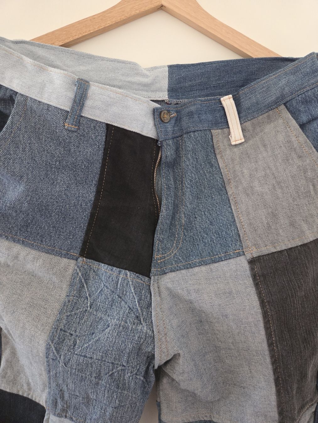 Jeans: Coole Patchwork Jeans, Grösse 38, Handmade, Unikat! – Nuovo (secondo la descrizione) da Basel venduto da Anghkorwatt 1