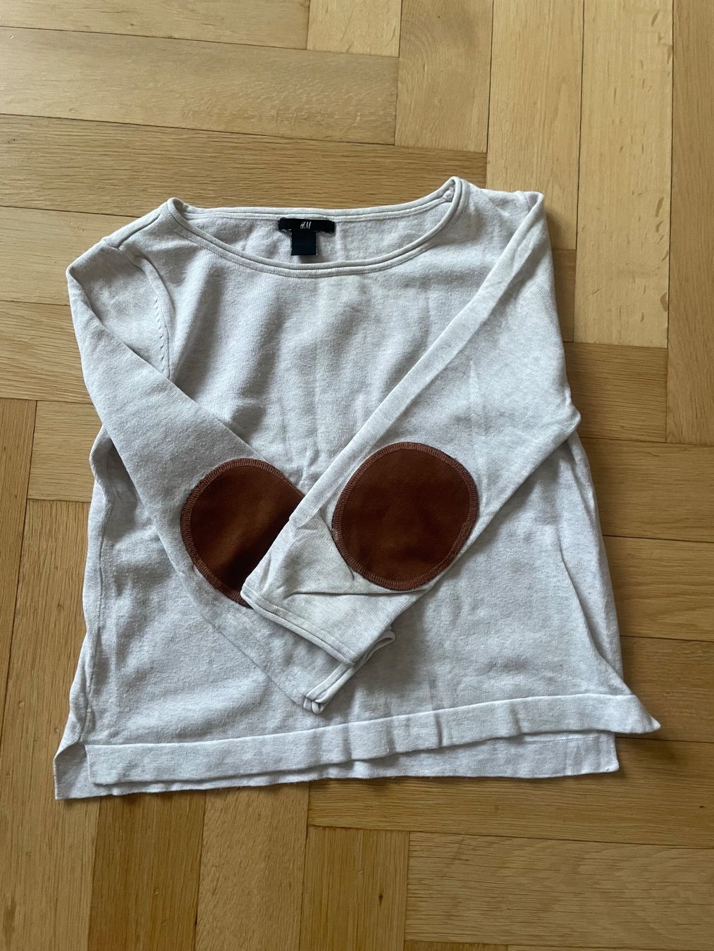 H&M Pullover & Sweatshirts: H&M Pulli Damen Gr. S beige Lederflicken Ellbogen – Gebraucht aus Zürich von sar_c828