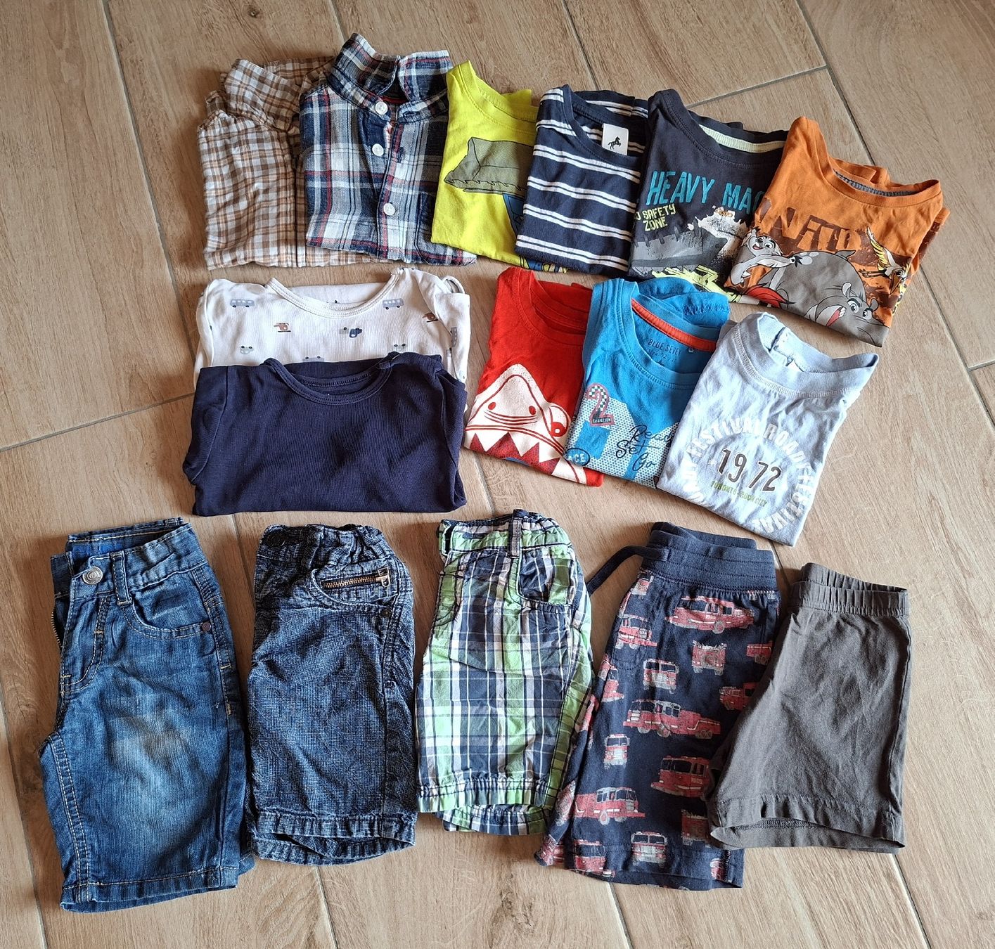 Ensembles coordonnés: Kleiderpaket Junge Gr.92 – D'occasion à Schüpfheim par lin_p7wr