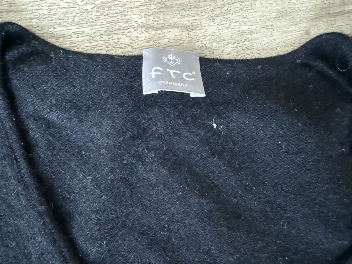 FTC Maglioni & Felpe: FTC Kaschmir Pullover mit V-Ausschnitt  – Usato da Kerns venduto da osco01 4