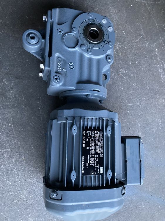 Elektromotor 250W Mit Getriebe - 10K Geschwindigkeitsregler 0-135 U/min