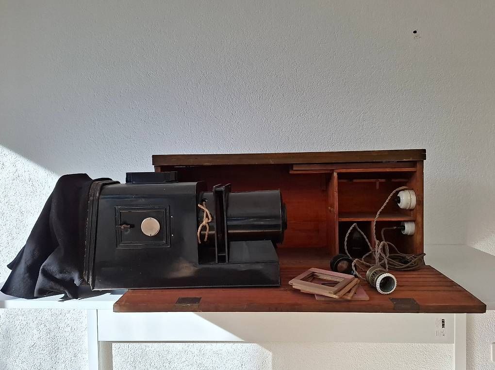 Home Cinema: Laterna Magica von 1907 – Usato da Oberhofen am Thunersee venduto da zwergliseekuh 2