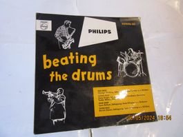 Vinyl-Single beating the drums