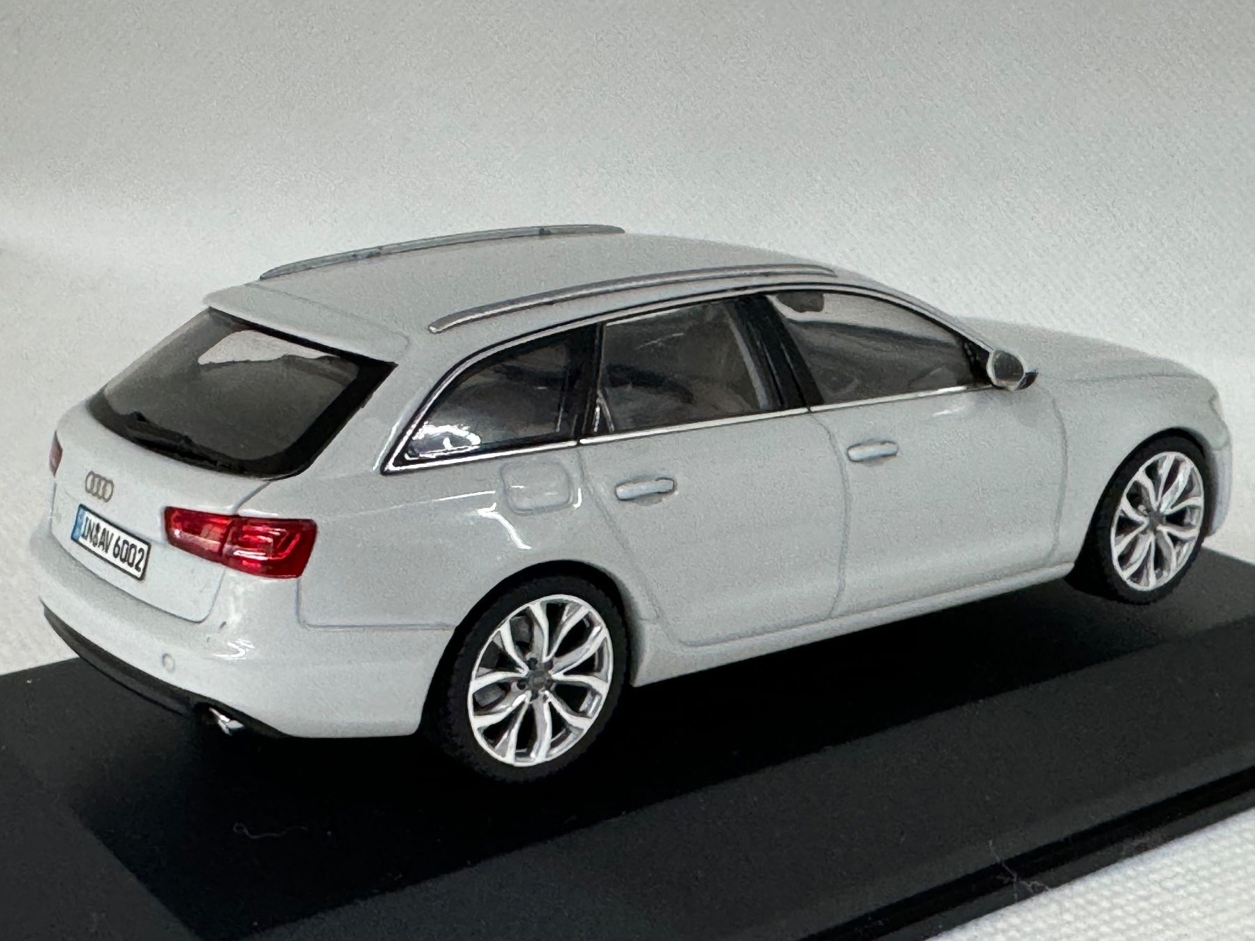 Audi Modellautos: Audi A6 Avant 1:43 Modell Audi Collection – Neu und originalverpackt aus Luzern von aa43modelcars-Luzern 3