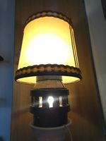 Alte Wagenradnabe Lampe mit Schirm aus Tierhaut Unikat
