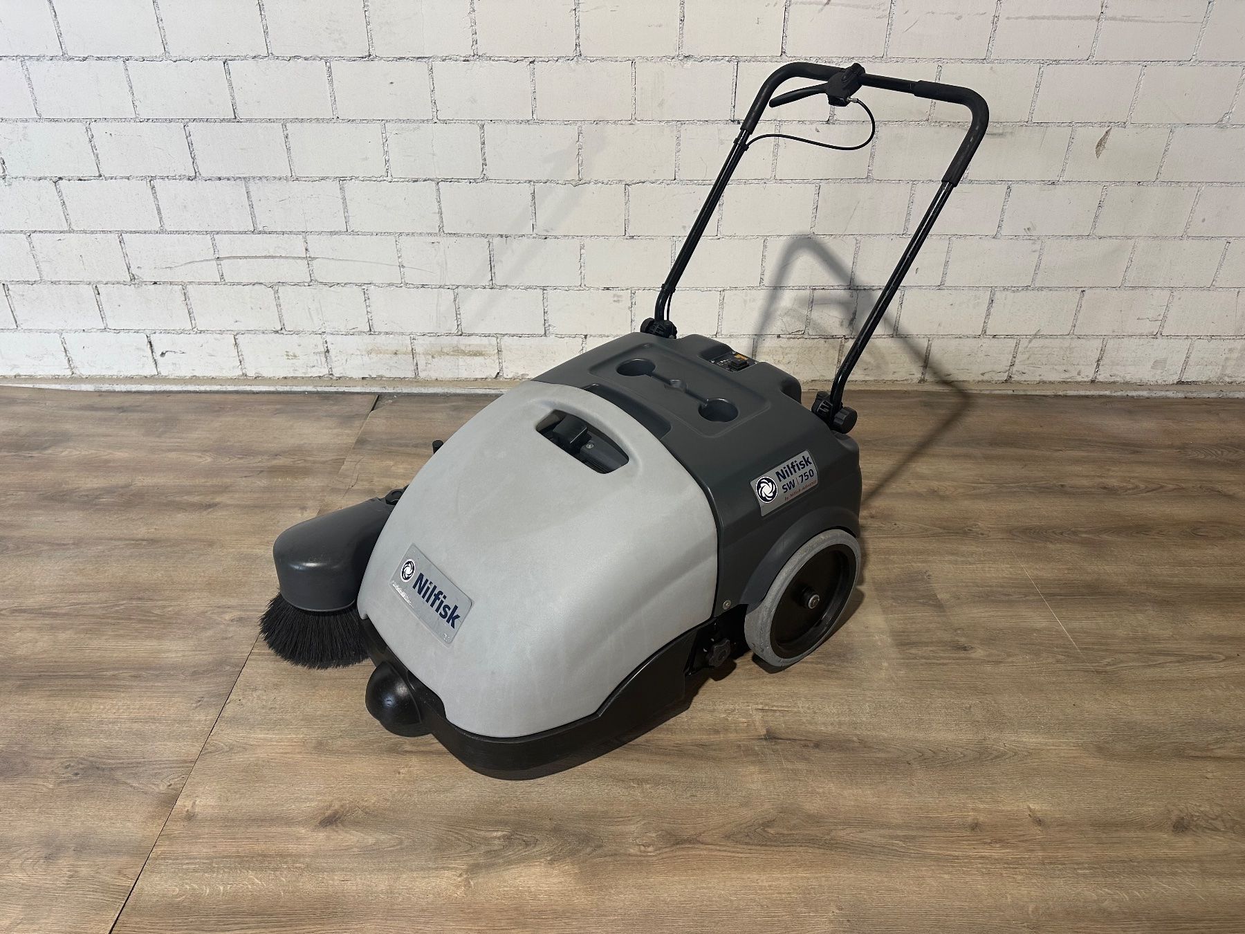 Nilfisk Toutes les machines: Nilfisk SW 750 Kärcher – D'occasion à Bettwiesen par chili1 1